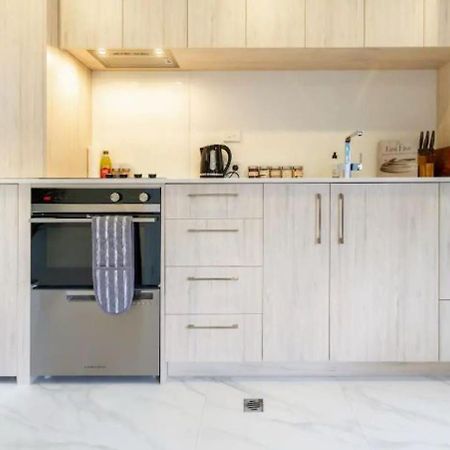 Serenity In The Centre: 2 Bed 2 Bath Christchurch Extérieur photo