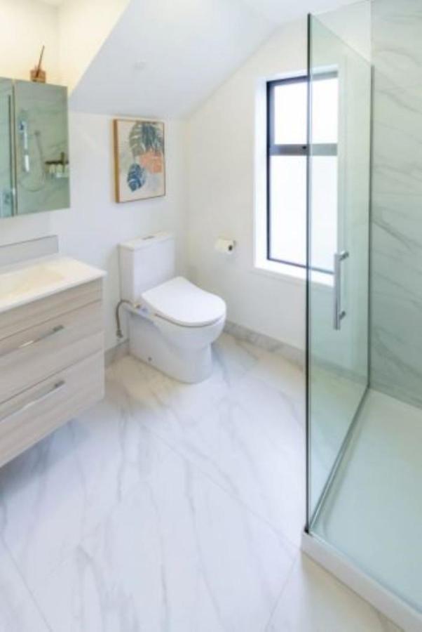 Serenity In The Centre: 2 Bed 2 Bath Christchurch Extérieur photo