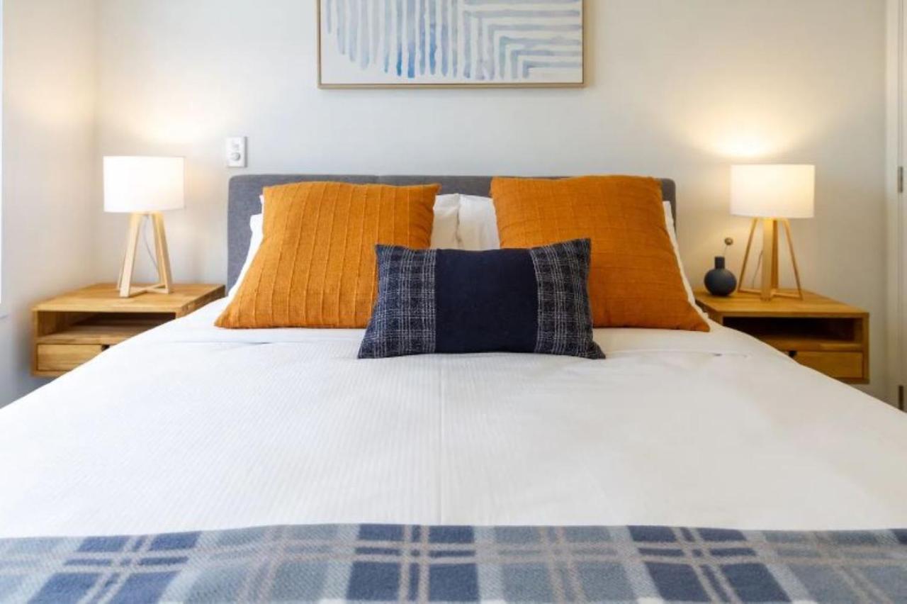 Serenity In The Centre: 2 Bed 2 Bath Christchurch Extérieur photo