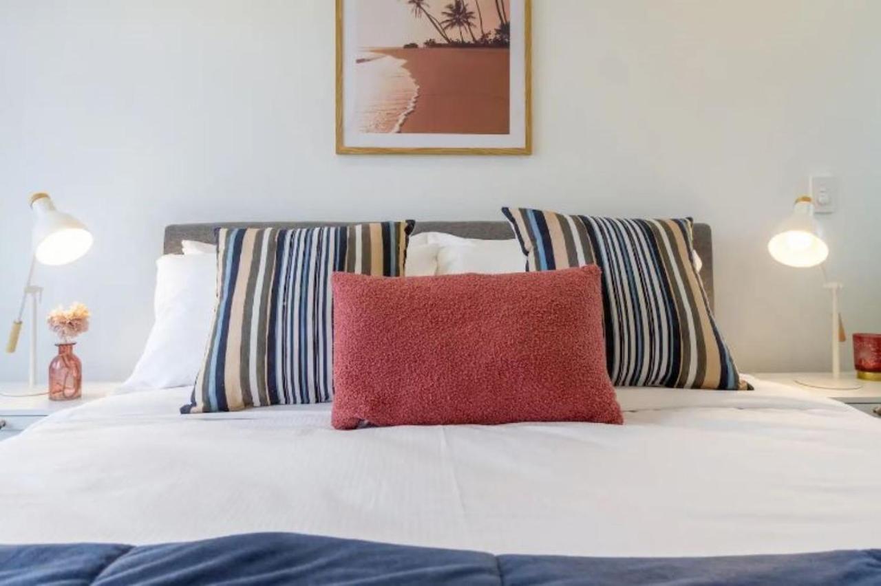 Serenity In The Centre: 2 Bed 2 Bath Christchurch Extérieur photo