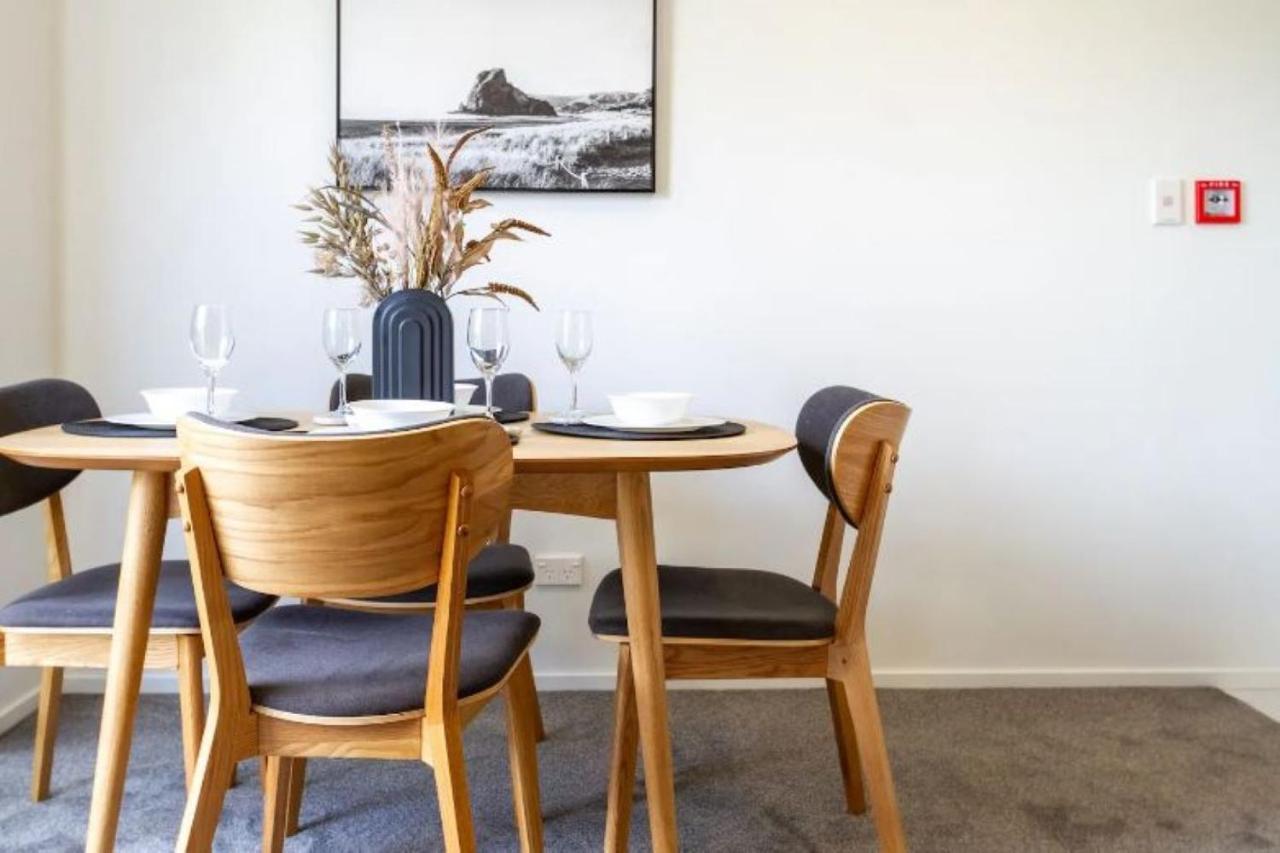 Serenity In The Centre: 2 Bed 2 Bath Christchurch Extérieur photo