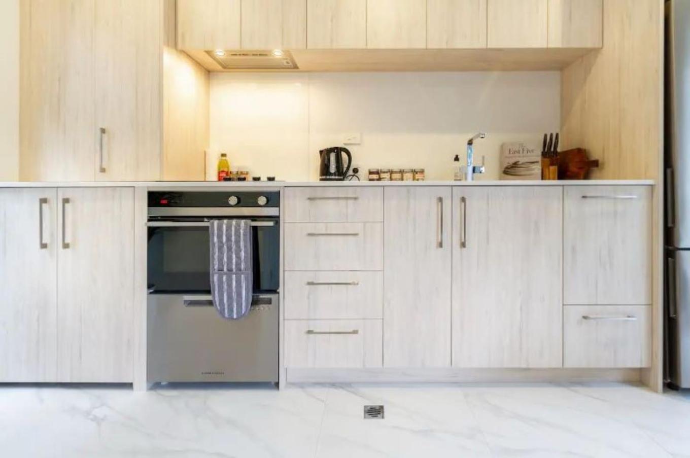 Serenity In The Centre: 2 Bed 2 Bath Christchurch Extérieur photo